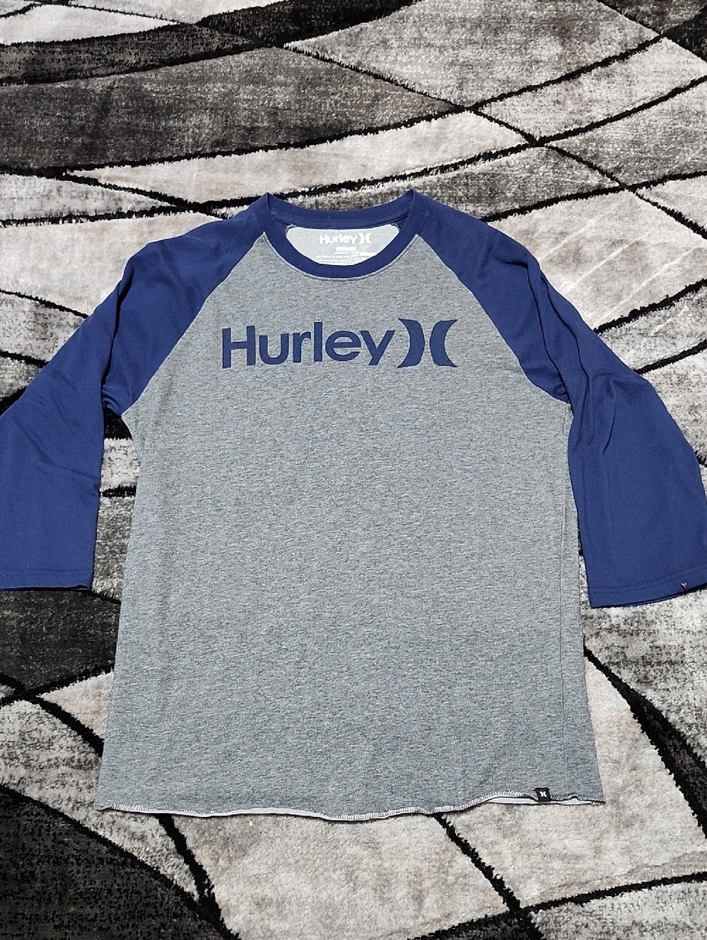 HURLEY DRI-FIT BLUE & GRAY RAGLAN BASEBALL TEE-SHIRT